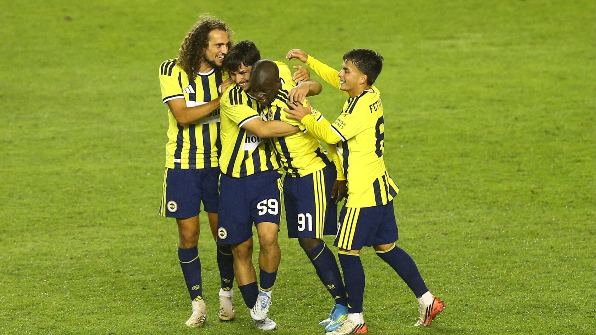 Fenerbahçe, Turan Tovuz'u Kante ve Çağrı Balta'nın golleriyle yendi