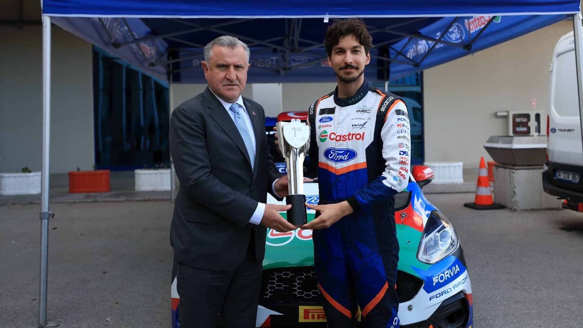 Bakan Bak, Formula 1 öncesi İstanbul Park’ta direksiyon başına geçti