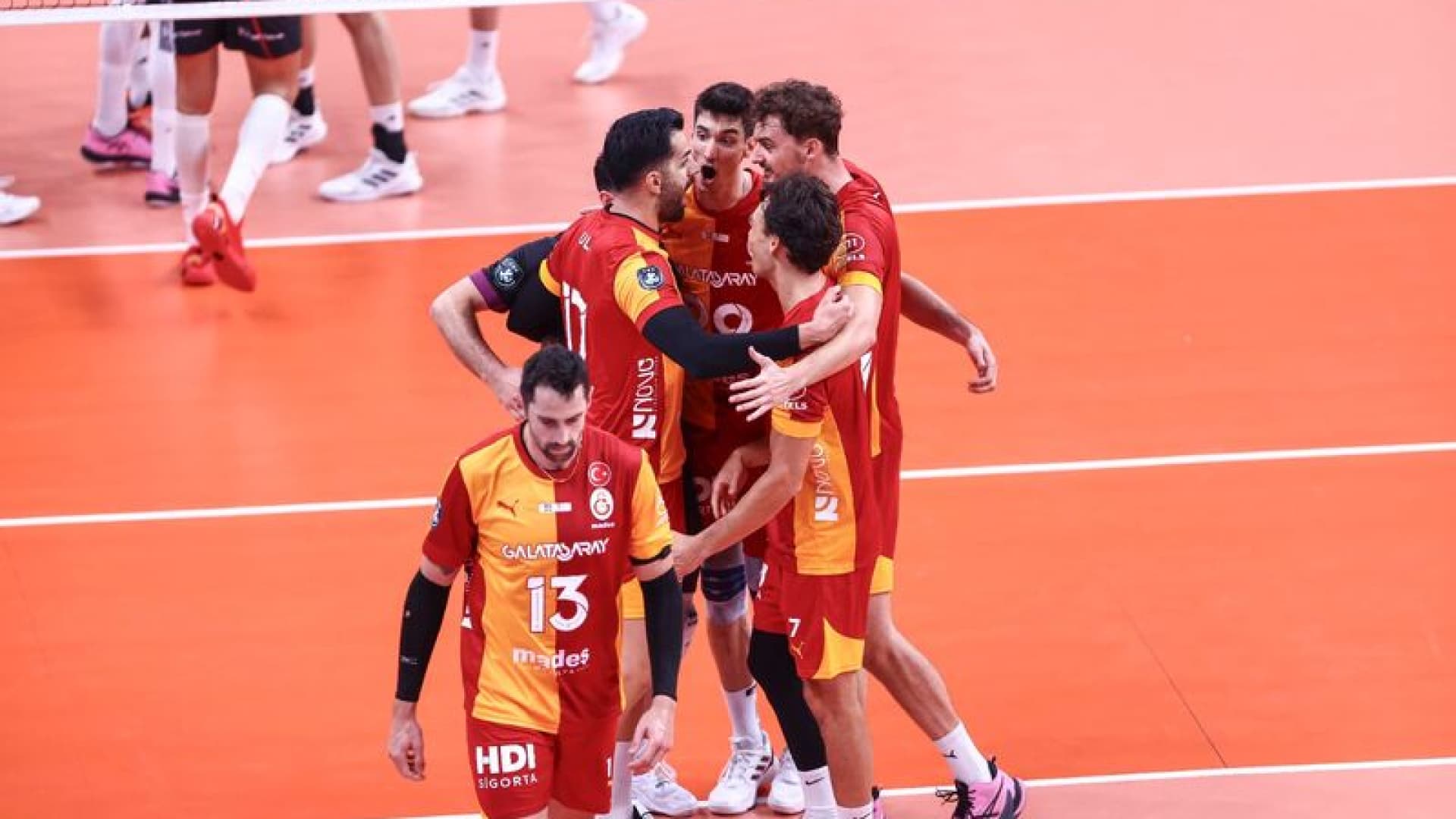 Galatasaray Madeş Mobilya, Şampiyonlar Kupası’nda Ziraat Bankkart’ı geçti