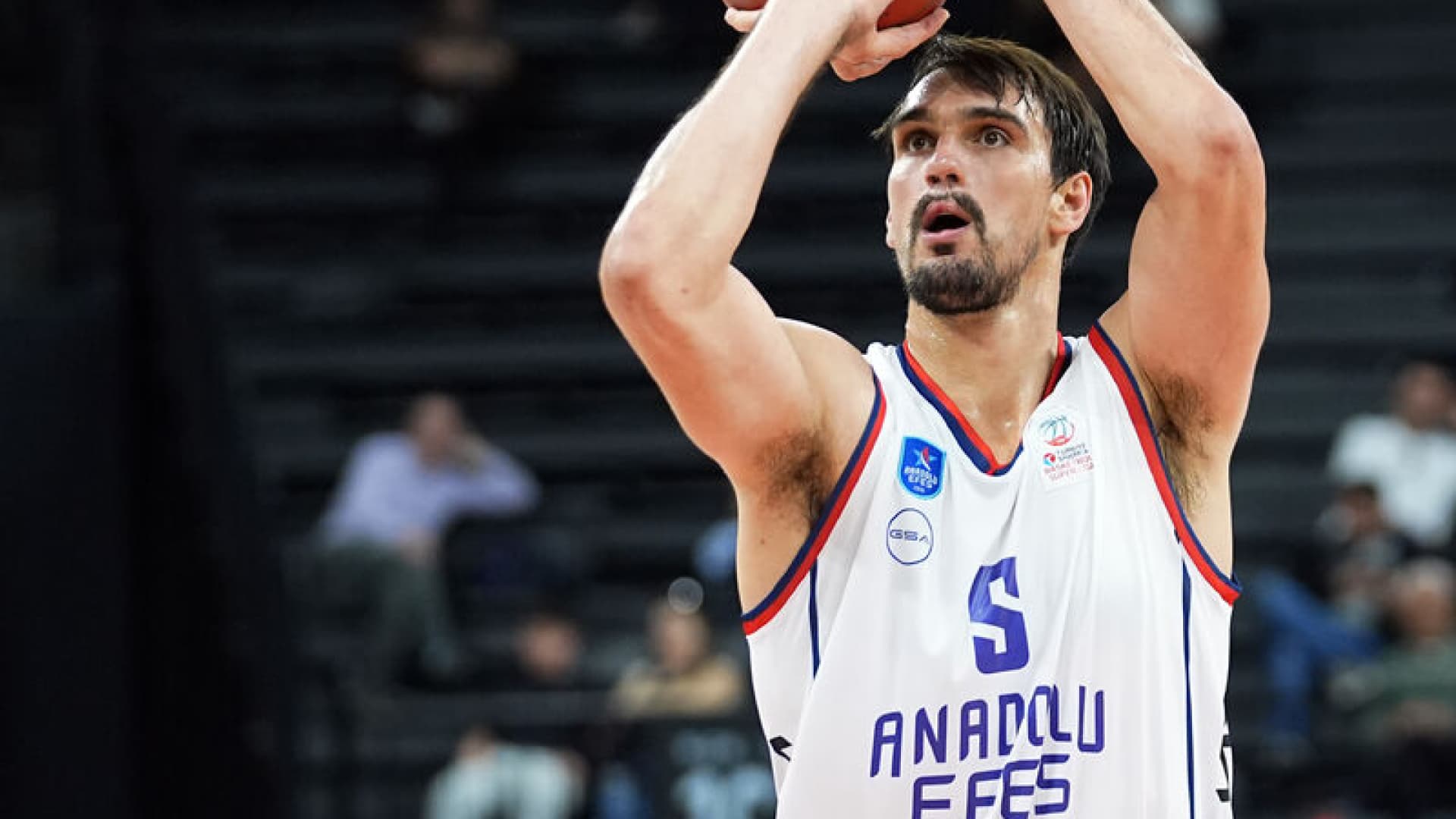 Anadolu Efes, Zalgiris deplasmanında çıkış arıyor