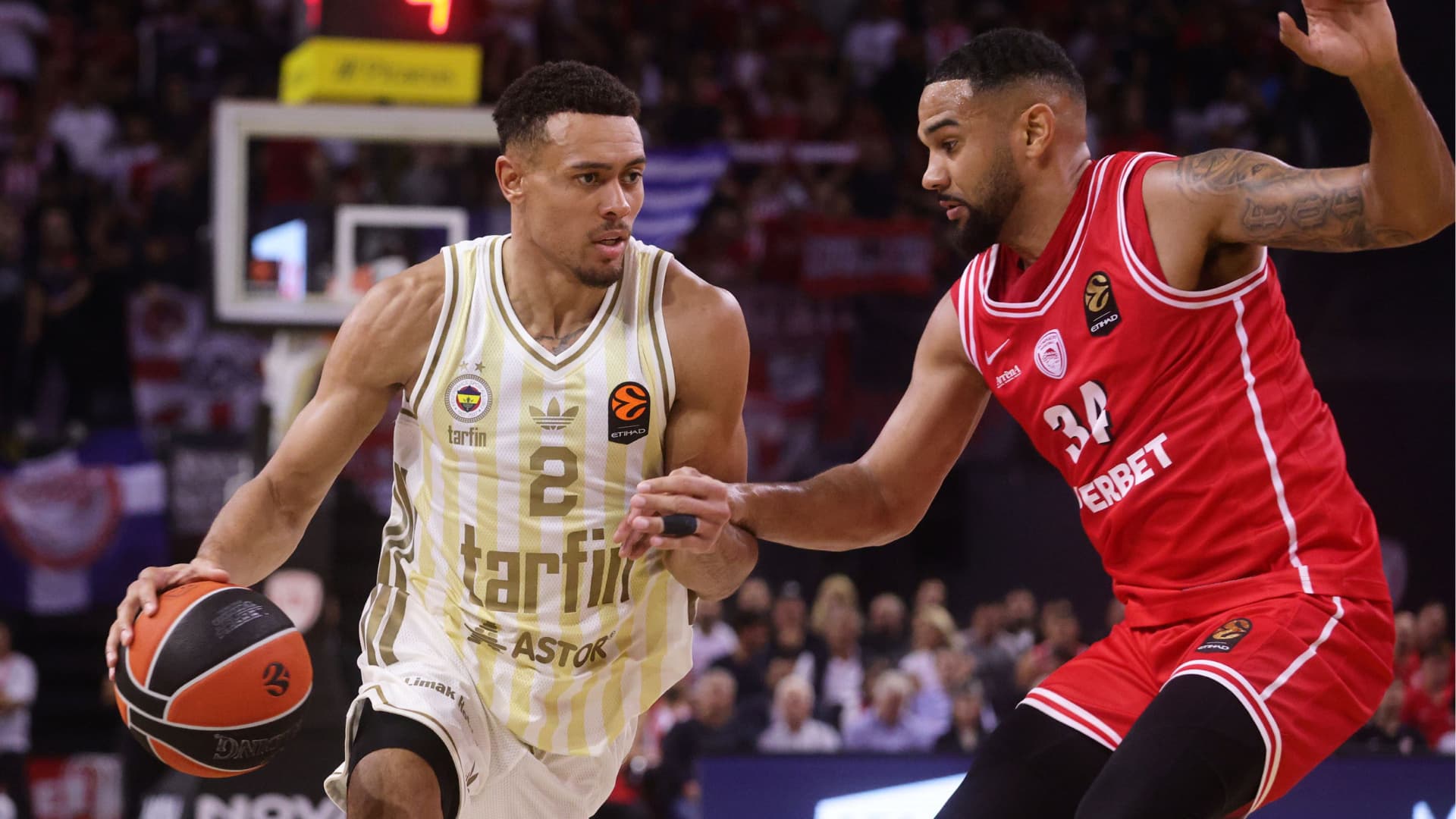 Fenerbahçe Tarfin, Olympiakos deplasmanında 16 sayılık açığı kapatıp kazandı