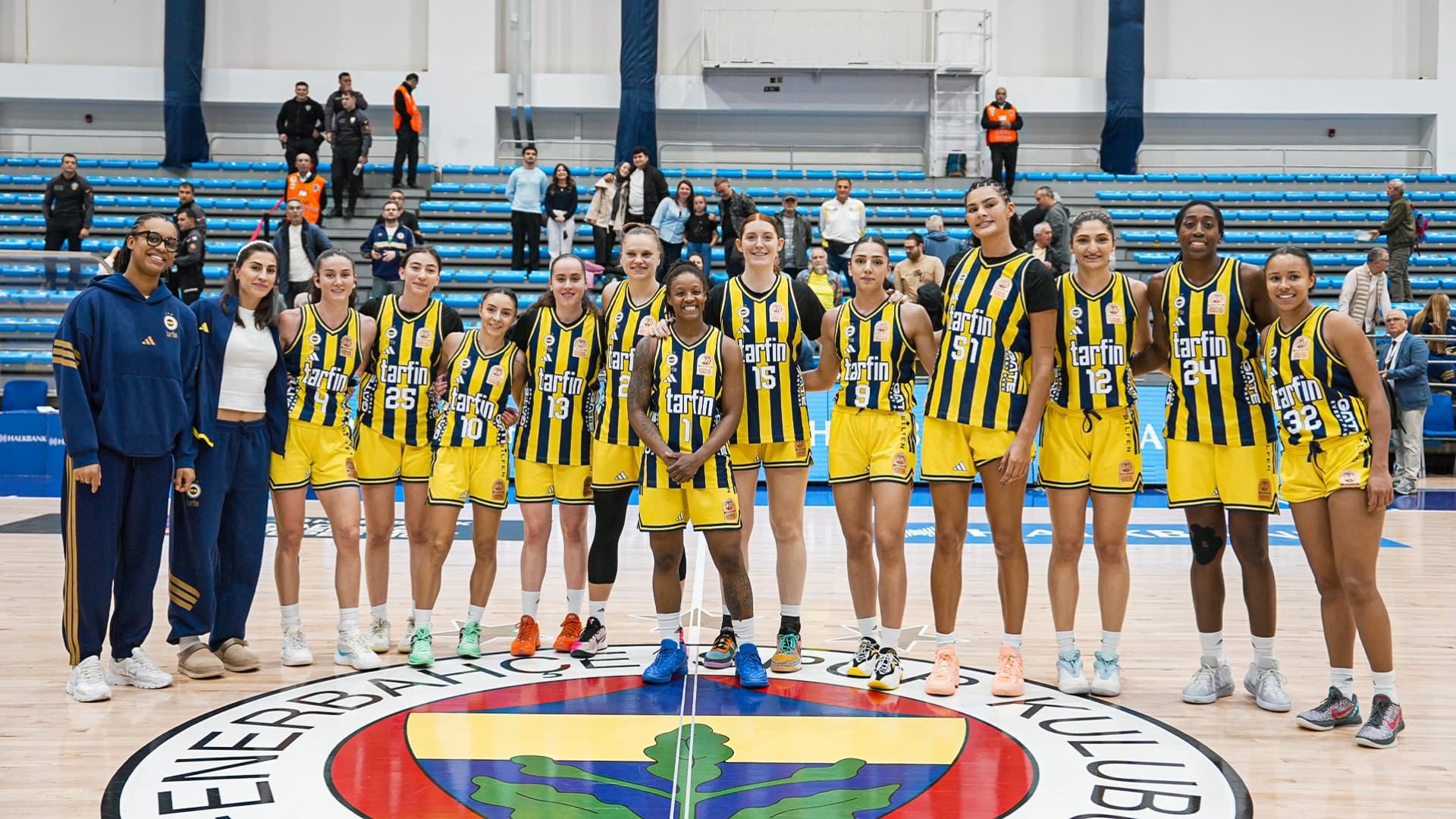 F.Bahçe Tarfin, evinde farklı kazandı!