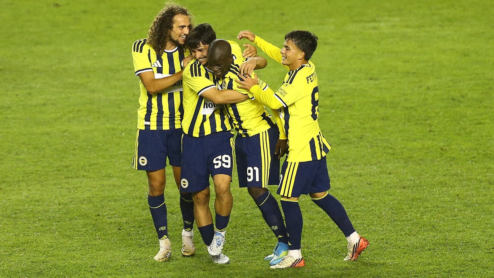 Fenerbahçe, Turan Tovuz karşısında 2-0 kazandı