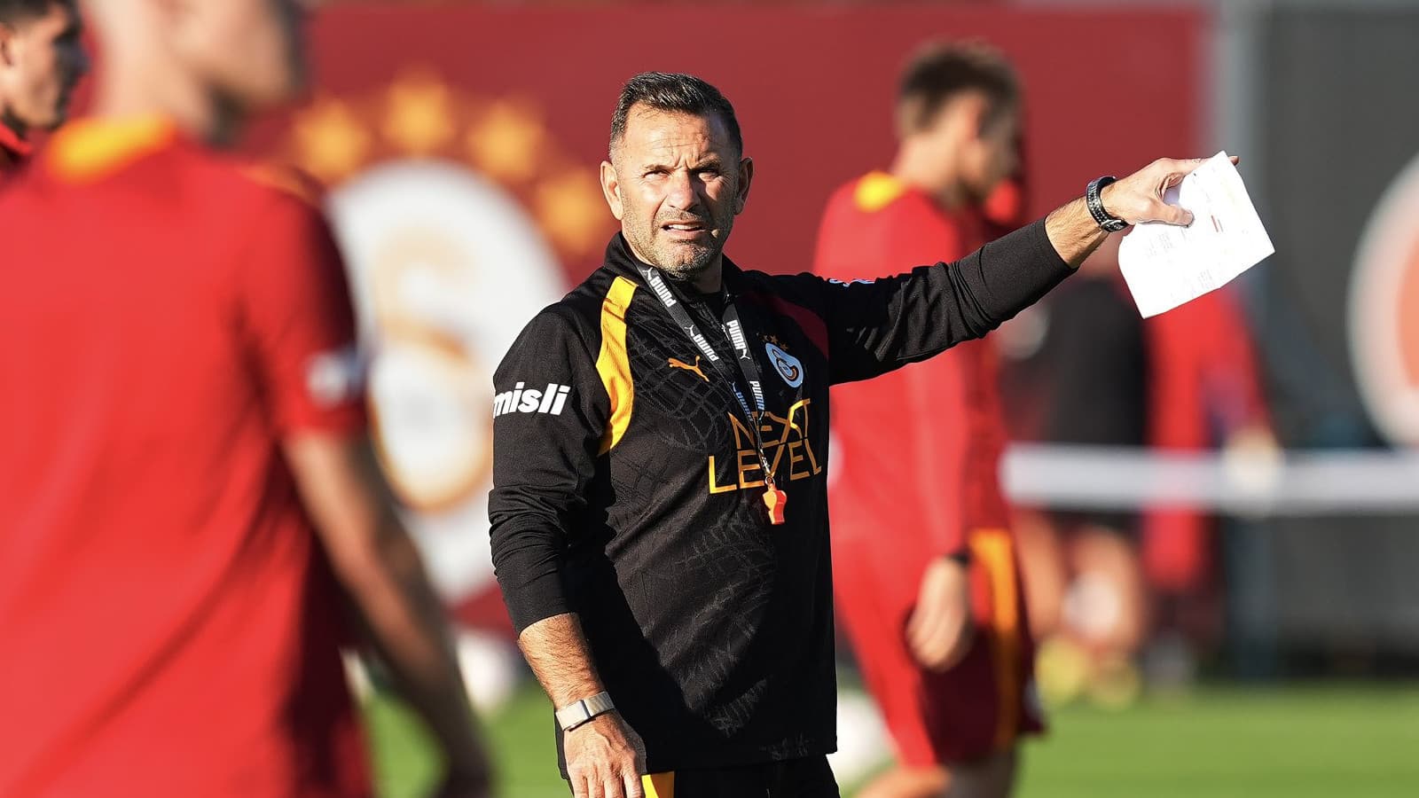 Galatasaray, Fiorentina’da forma şansı bulamayan Christ Oulai için yeniden devrede
