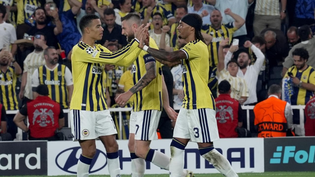 Fenerbahçe, Roma karşısında 1-1'lik sonuçla başladı